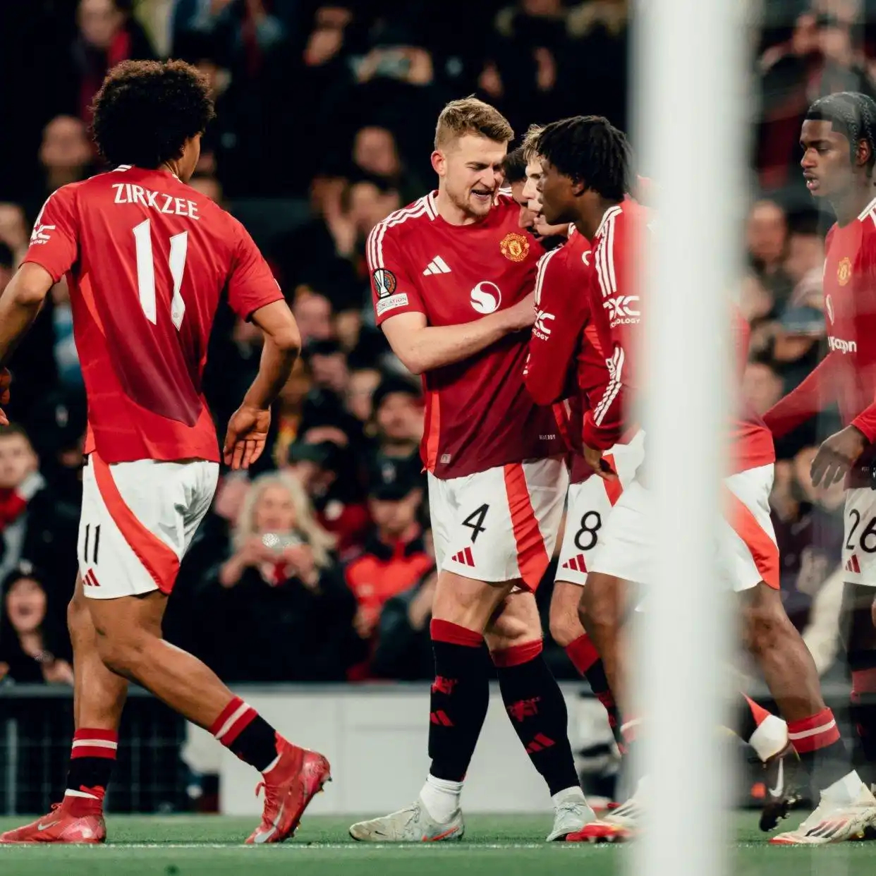 皇家社会客场逼平埃瓦尔，表现均衡的简单介绍