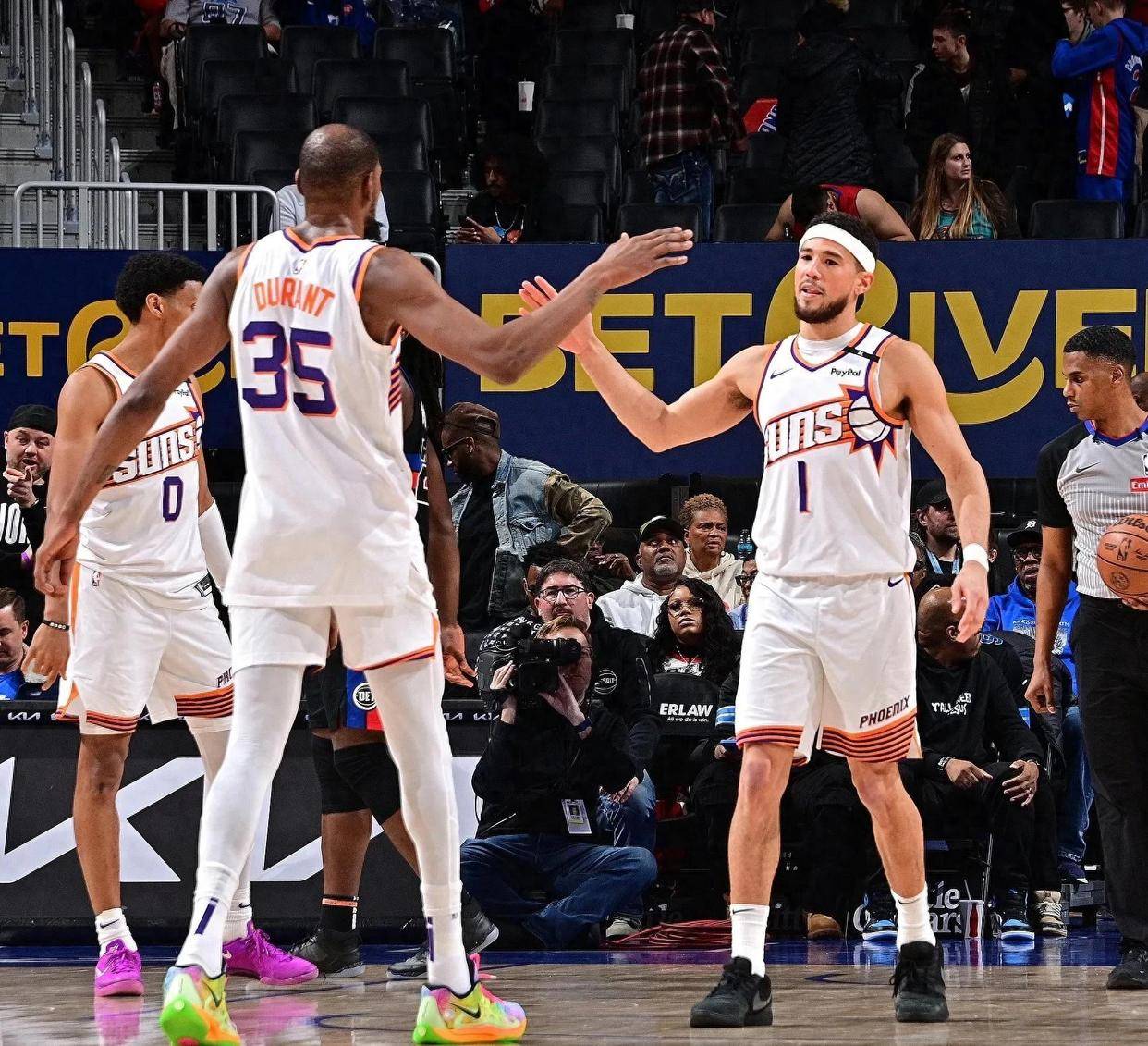 关于篮网队内部突发争吵，球员情绪失控的信息