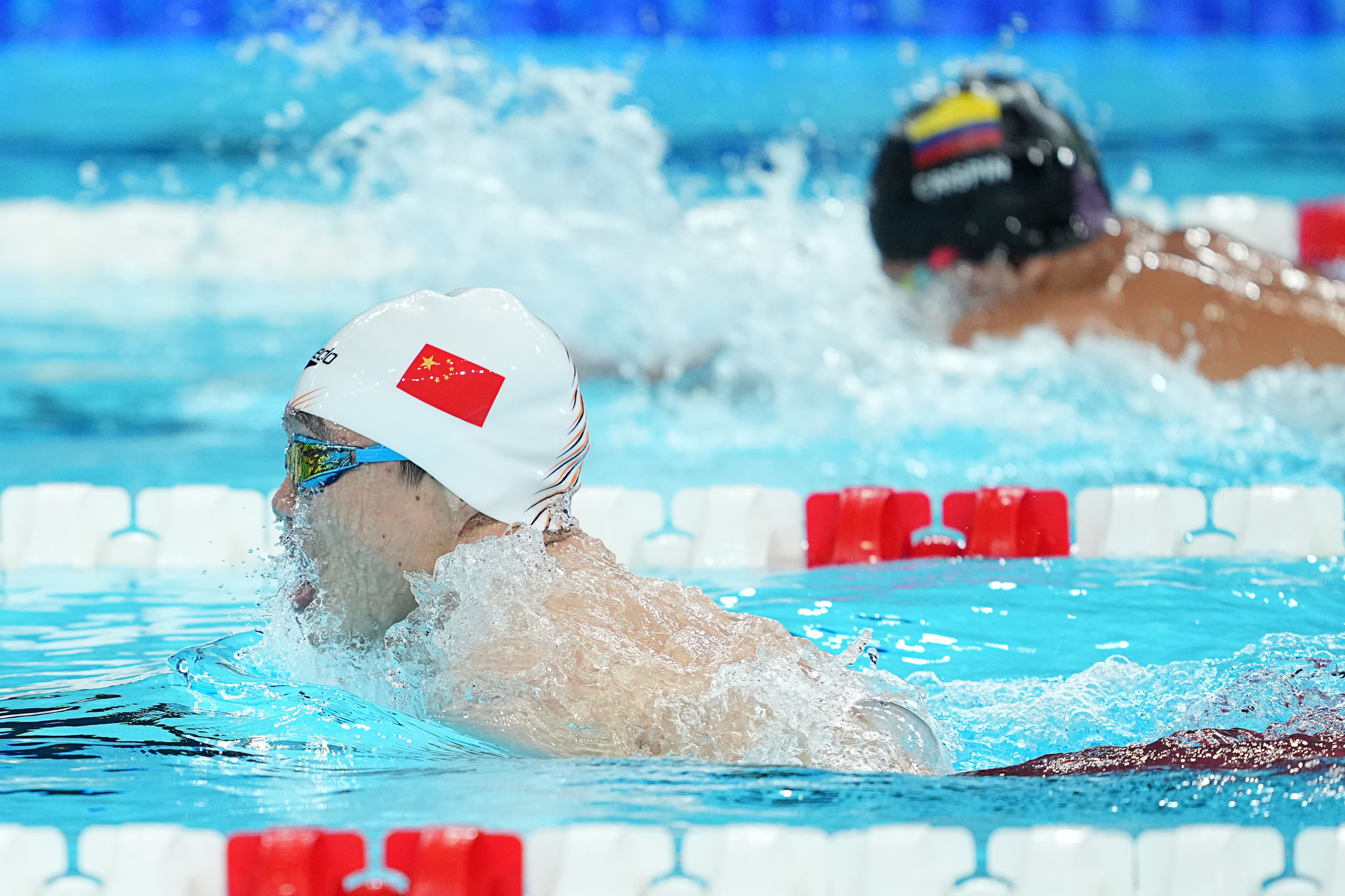 德国运动员打破记录获得游泳冠军