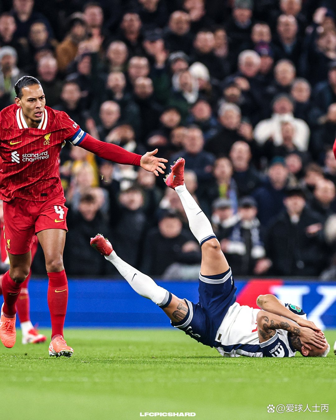利物浦击败对手，晋级下一轮比赛