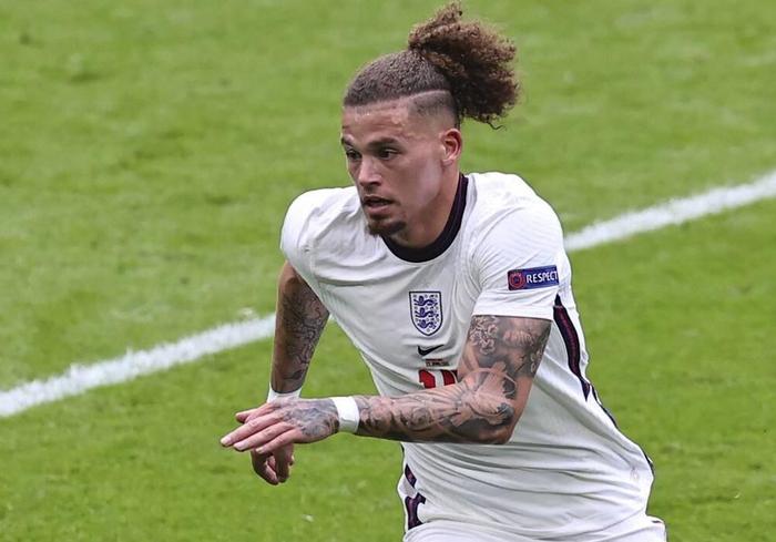 包含波兰攻击手伤愈复出，备战与英格兰之战的词条