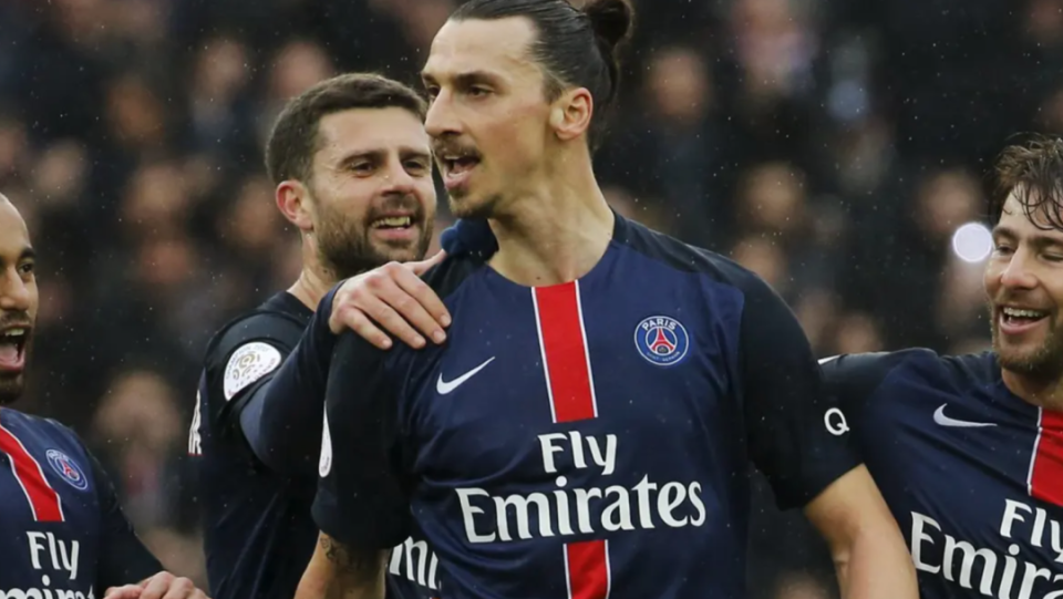 包含本泽马错失单刀球，巴黎圣日耳曼门将神勇扑救成最大功臣！的词条